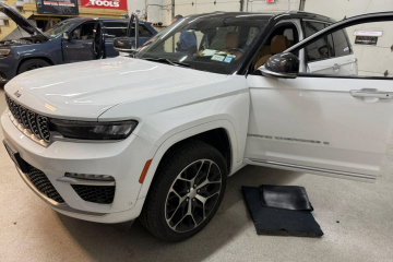 whitegrandcherokee