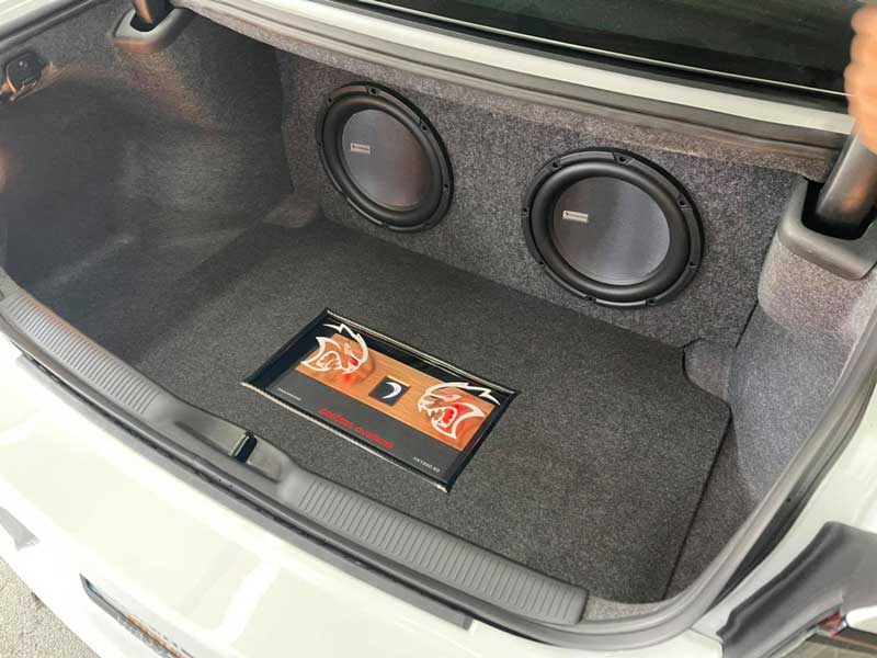 Custom audio system in the trunk of a car